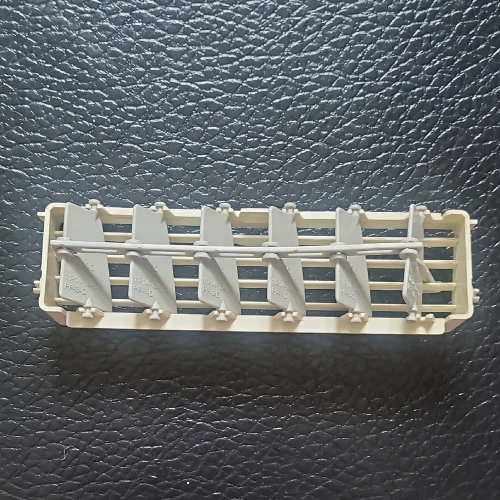 Modern Cream Vent Cover - Picture 2 of 3